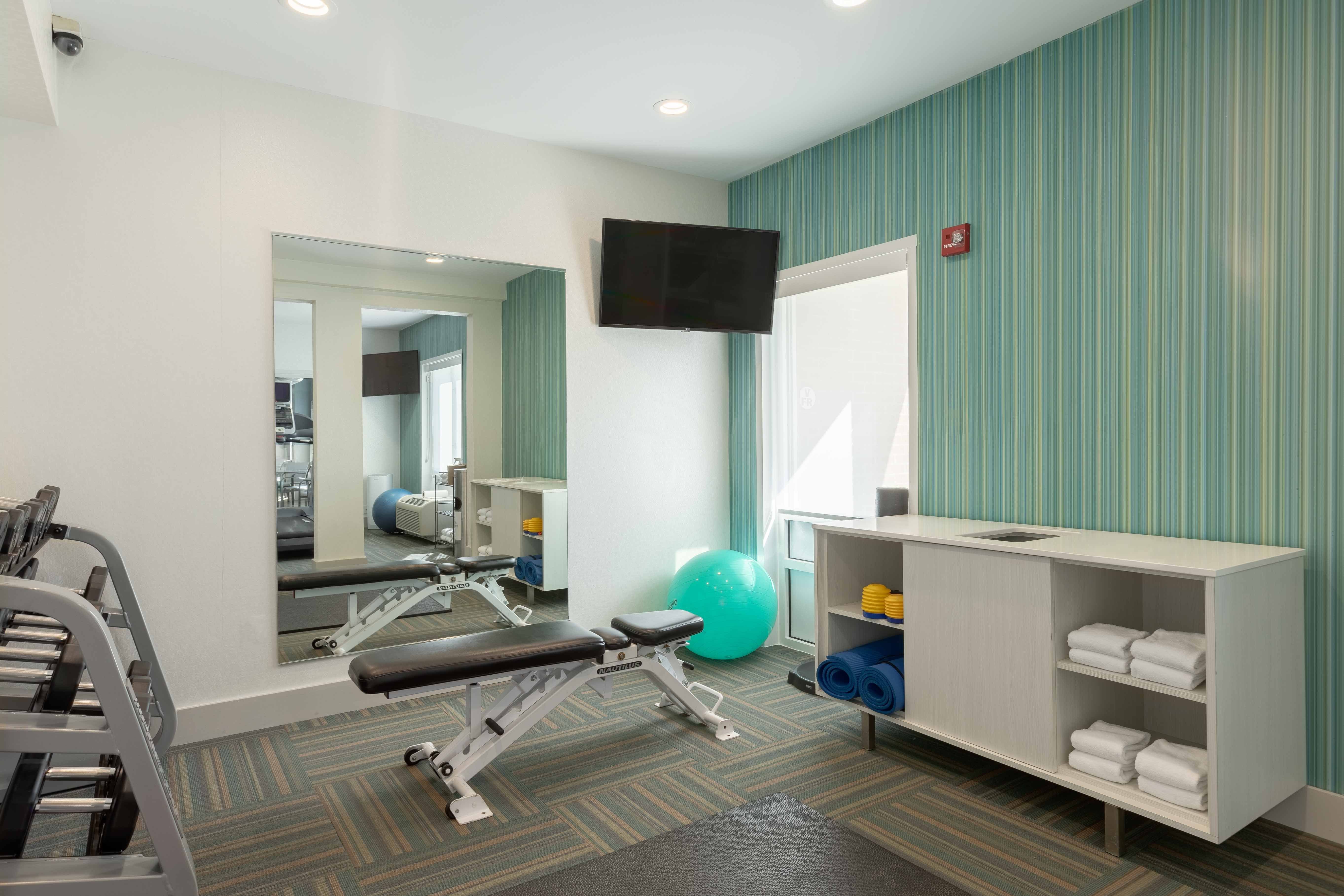 Holiday Inn Express Hotel and Suites Binghamton University-Vestal 31/52