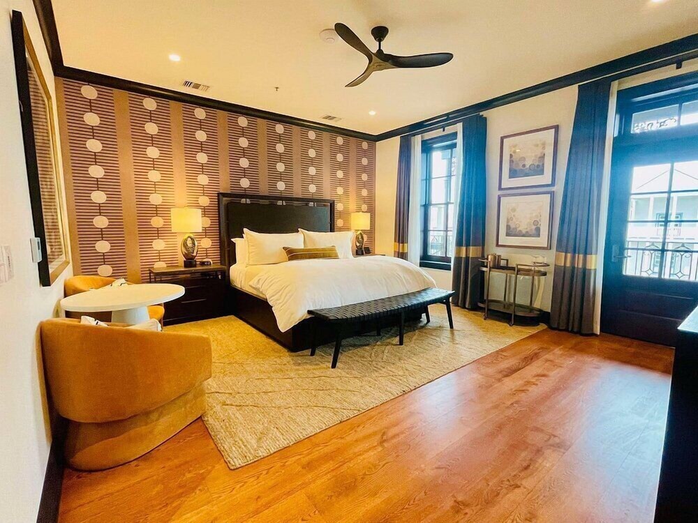 Emigrant Boutique Hotel 5/28