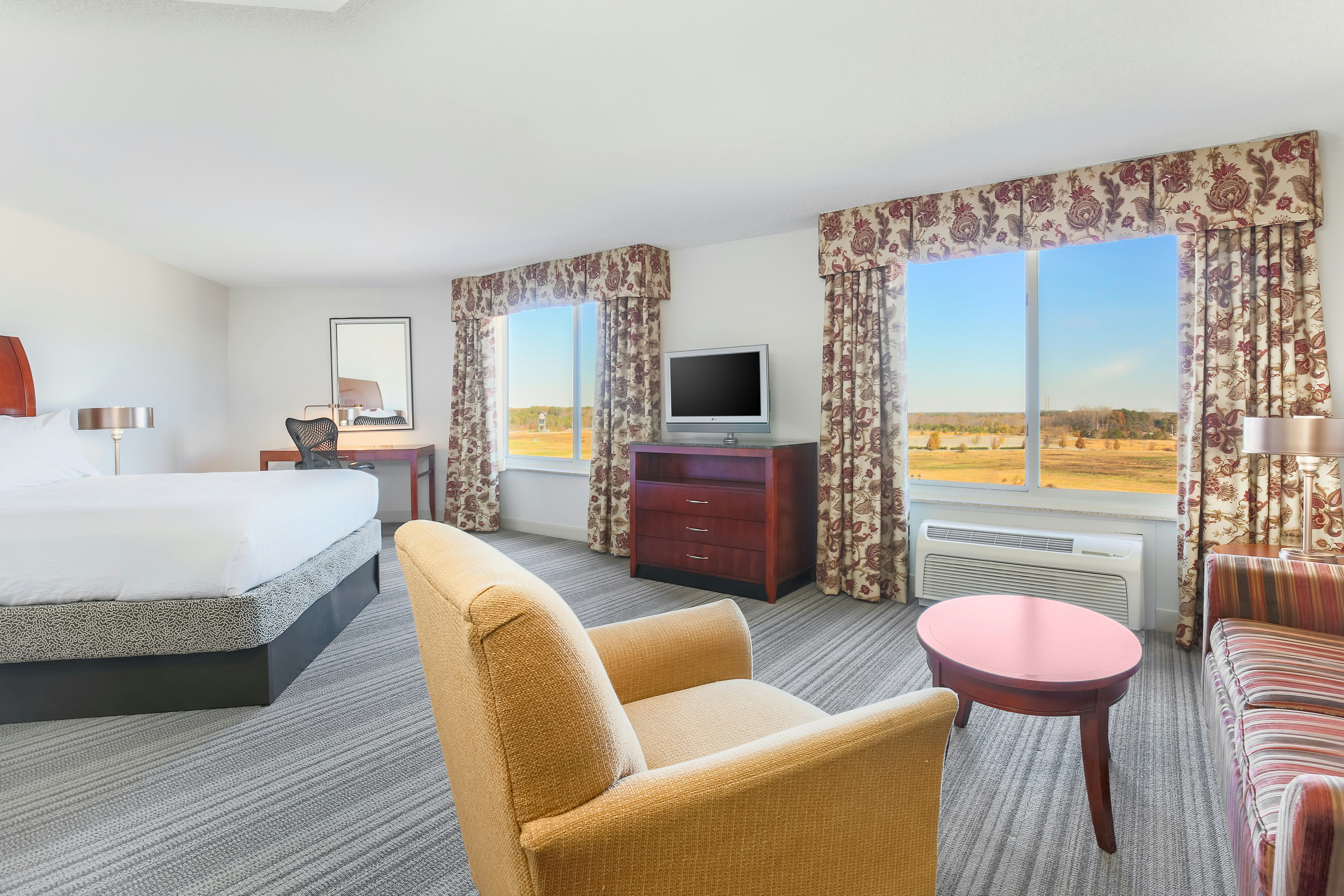 Junior Suite, King Bed
