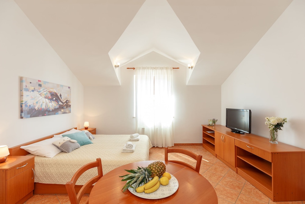 APARTMENTS MONDO 24/50