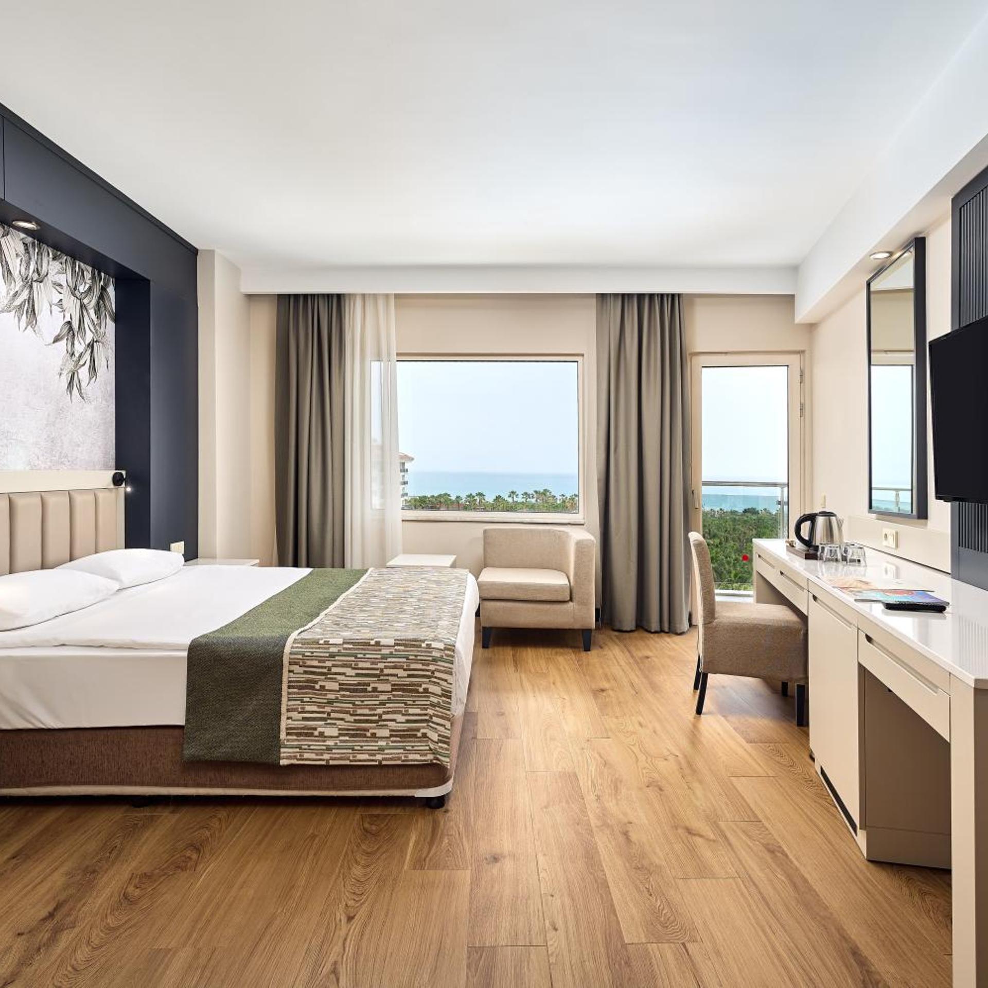 FAMILY SEAVIEW ROOM