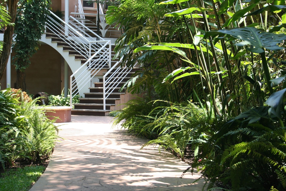 Hotel Ciudad Vieja 42/47