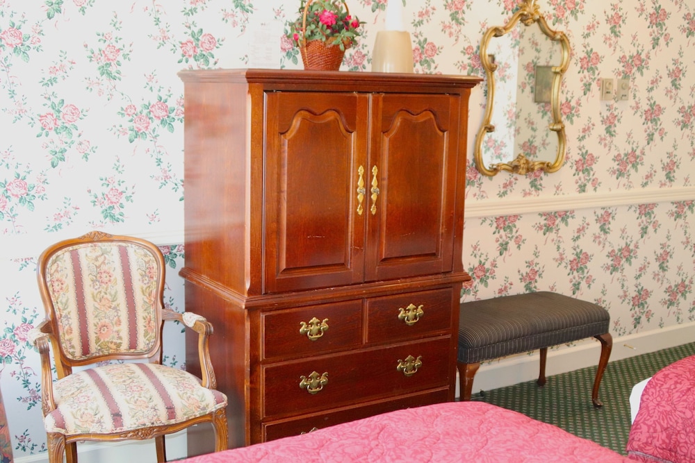 Inn on Mackinac 7/50