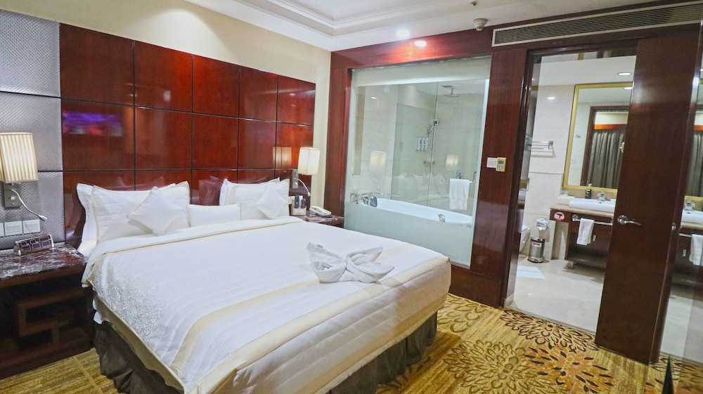 غرفة تنفيذية بسرير مزدوج بجاكوزي، Skycity Hotel 9/10