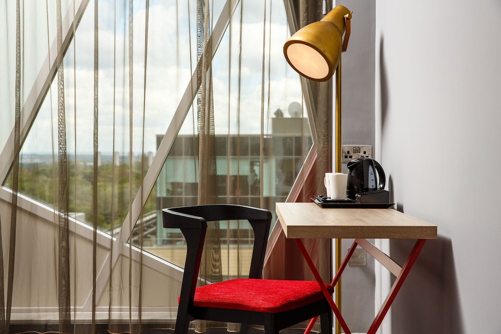 IBIS STYLES LONDON EALING 60/76