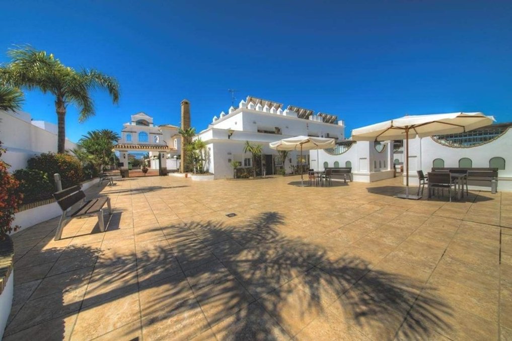 APARTAMENTOS PIEDRAMAR 19/25