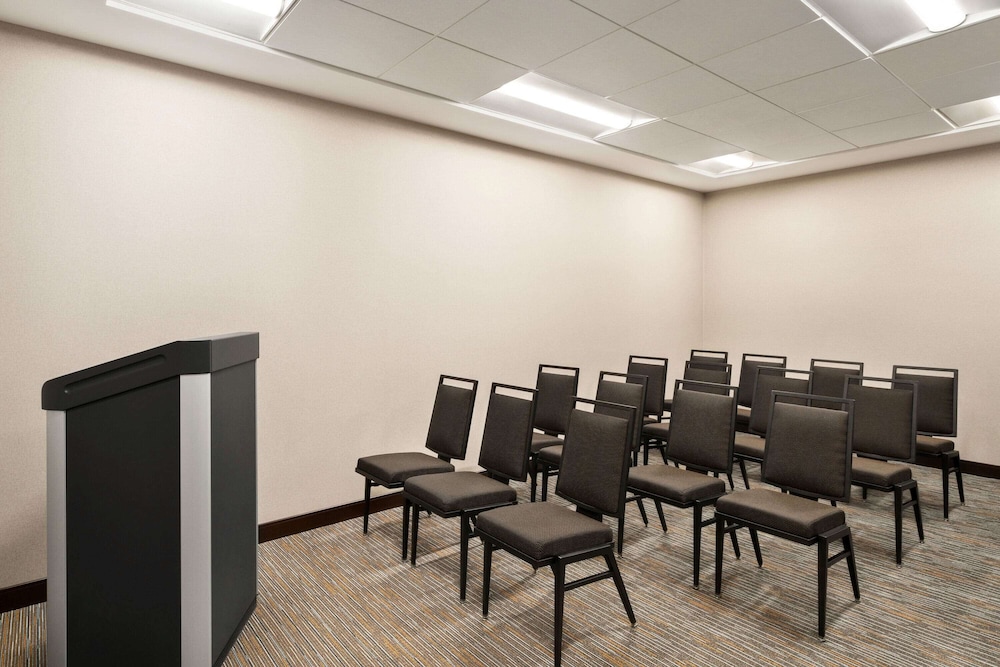 Courtyard by Marriott Seattle SeaTac Airport 42/49