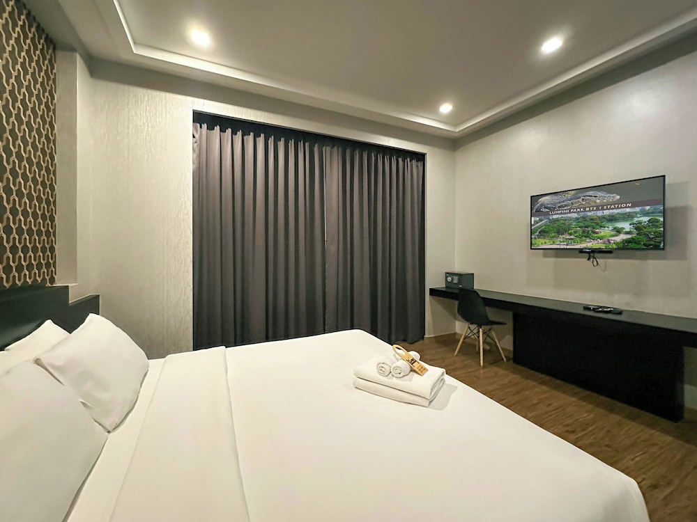 DELUXE, SUITE