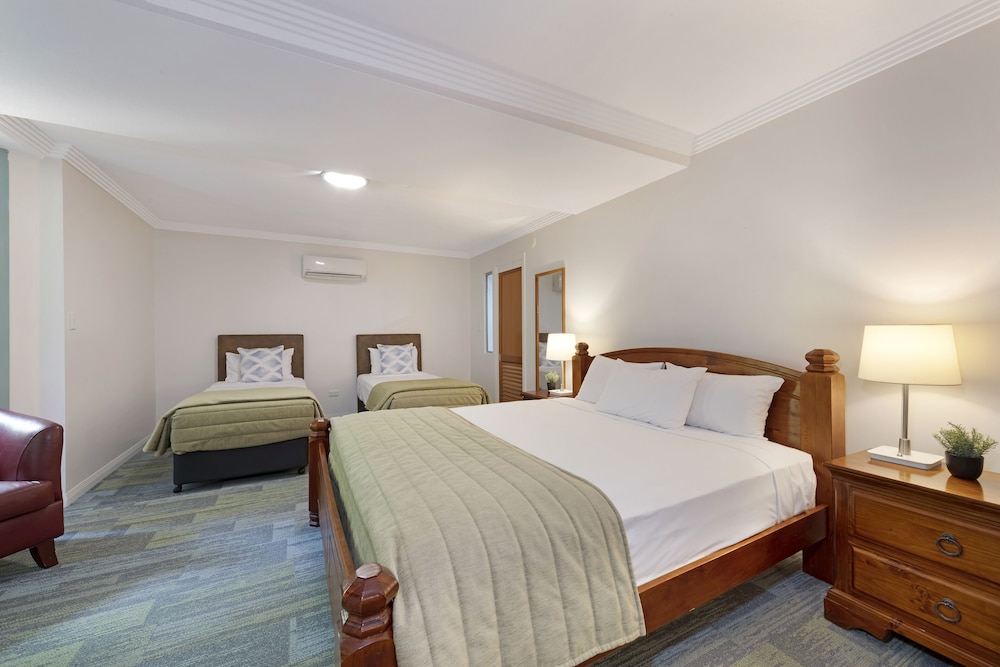 Burnett Riverside Motel 25/40
