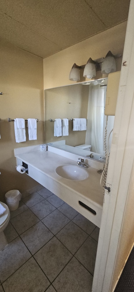 Heritage Inn 56/57