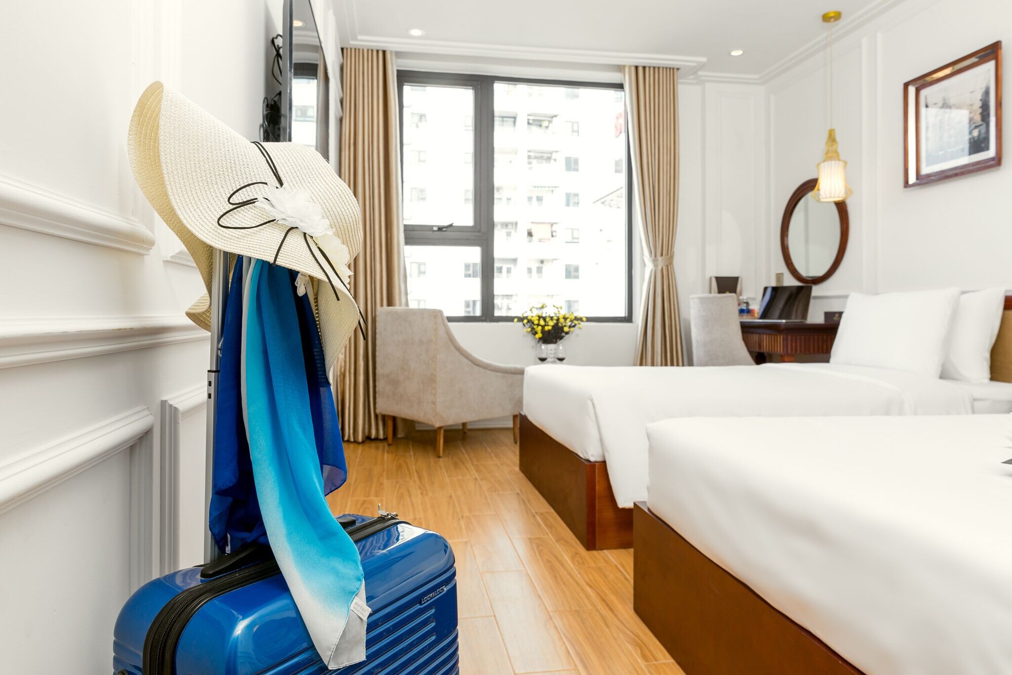SUPERIOR, SINGLE, DOUBLE BED, PARTIAL SEA VIEW