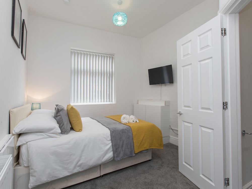 Townhouse Plus @ 40 West St 16/50