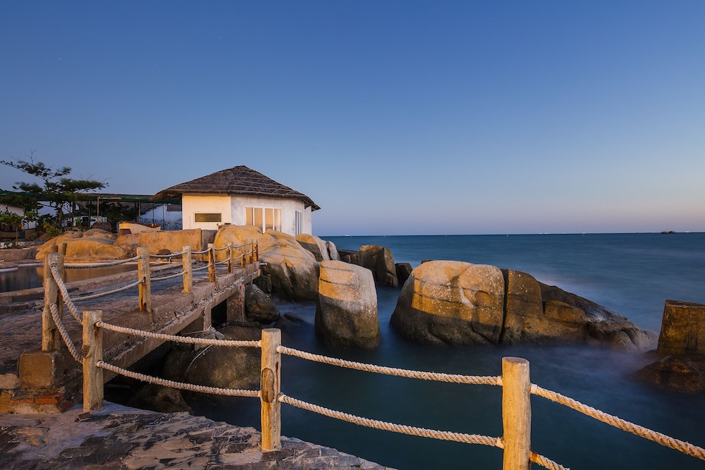 Rock Water Bay Beach Resort &amp; Spa 40/50