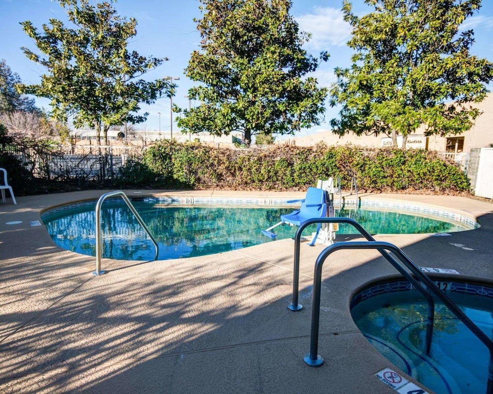 Comfort Inn Redding Near I-5 14/41