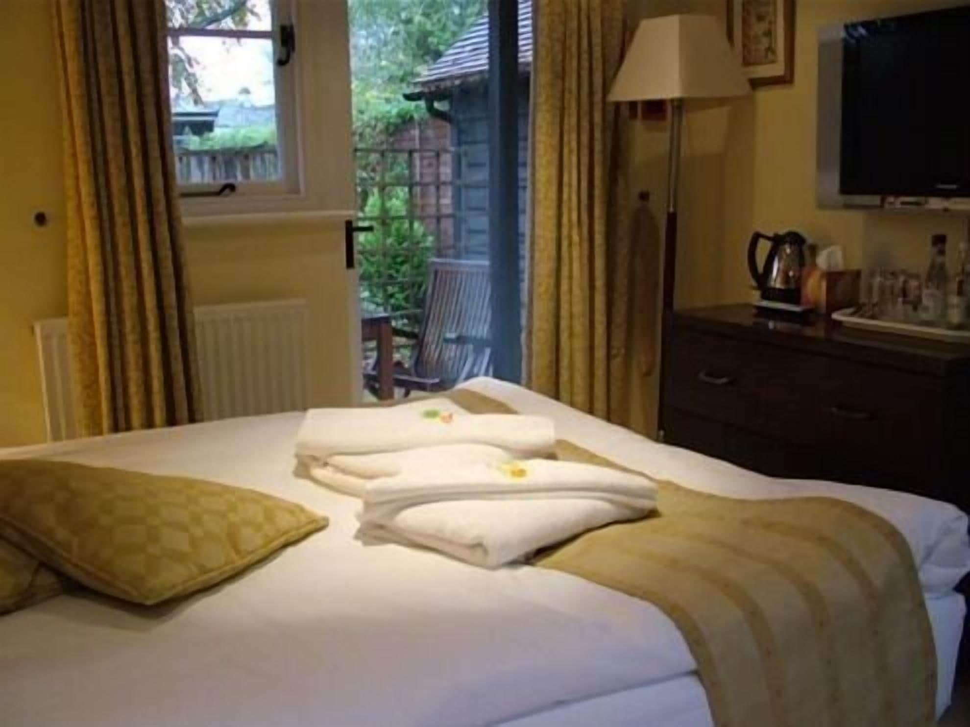Semi Basement, Double Bed