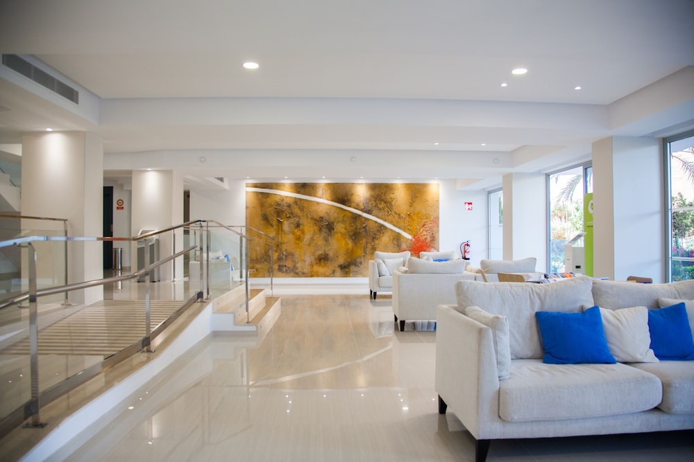 Globales Panama - Adults Only 20/32