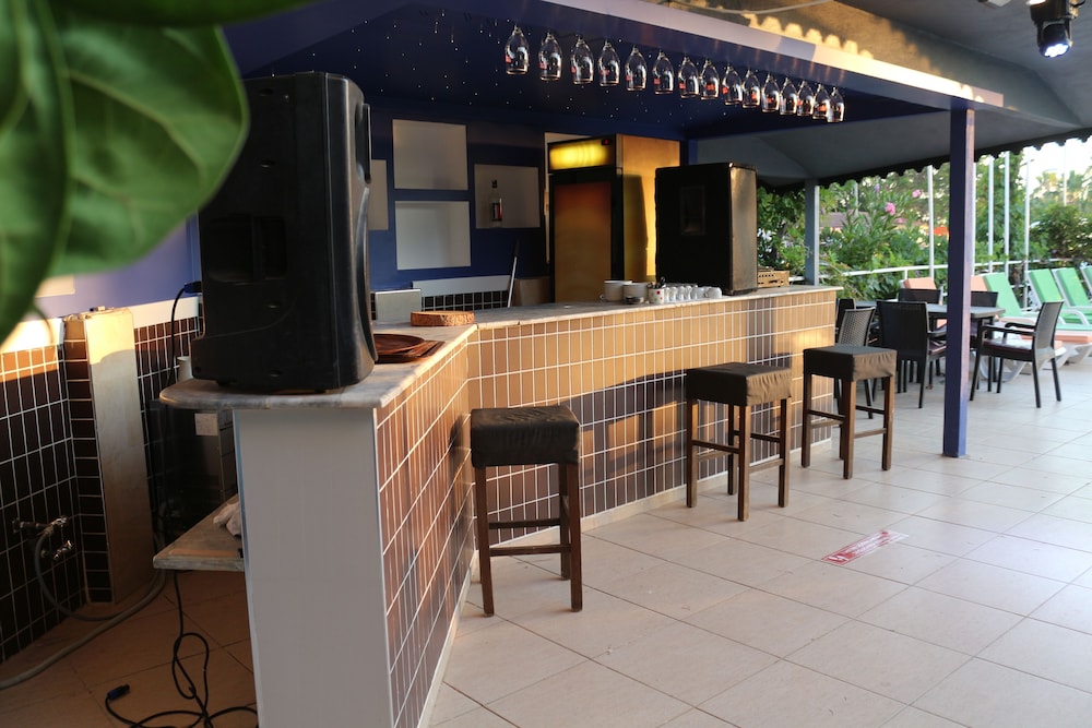 SELINUS BEACH CLUB HOTEL 40/50