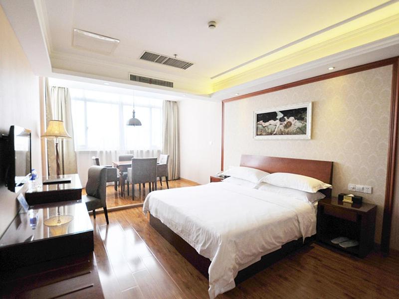 Vienna Hotel (Nantong Tongzhou Bus Station) 13/26