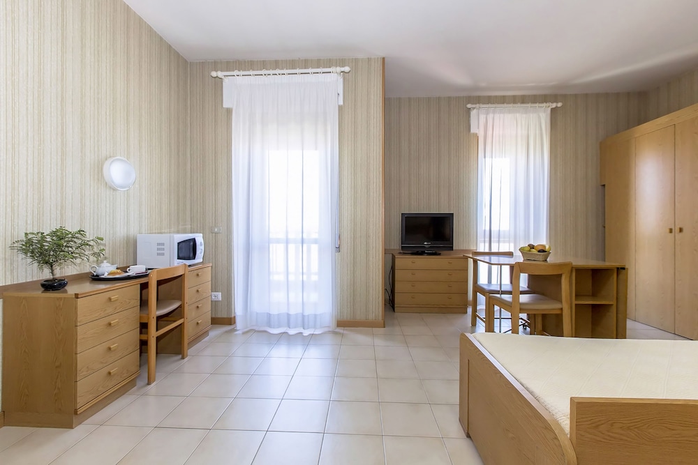 Hotel Residence Ulivi E Palme 9/71