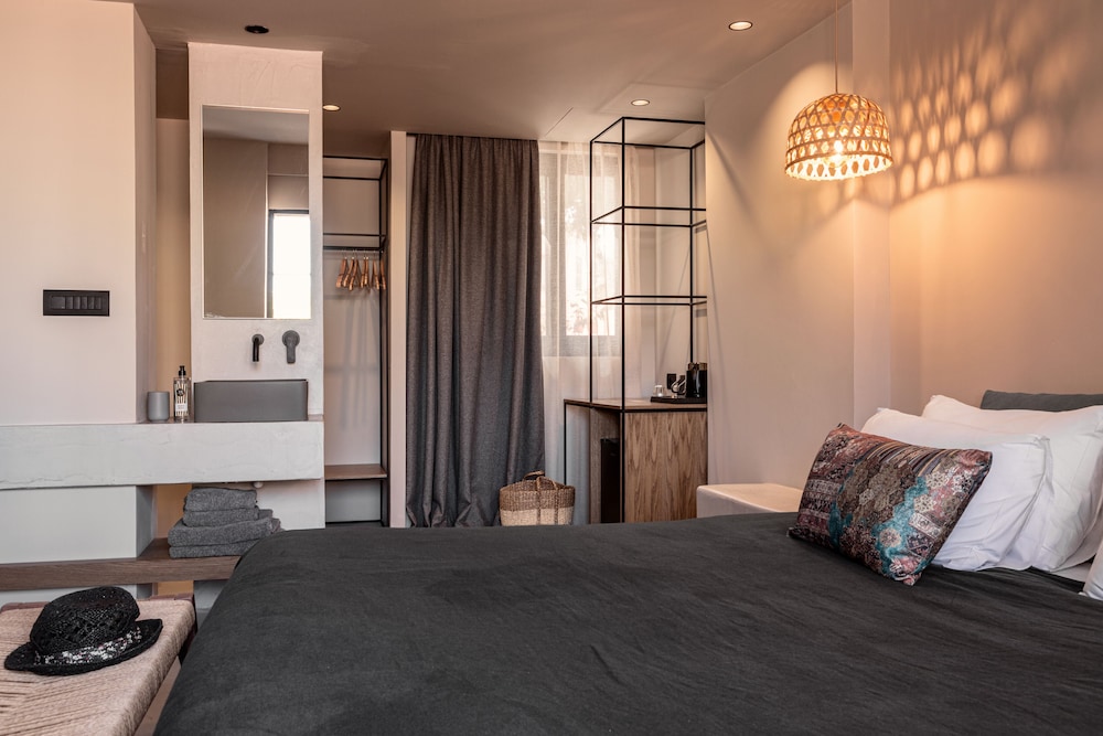 PREMIUM, KING BED