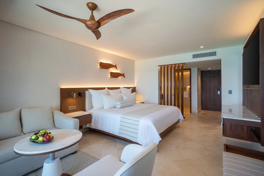 Deluxe, King Bed, Ocean View