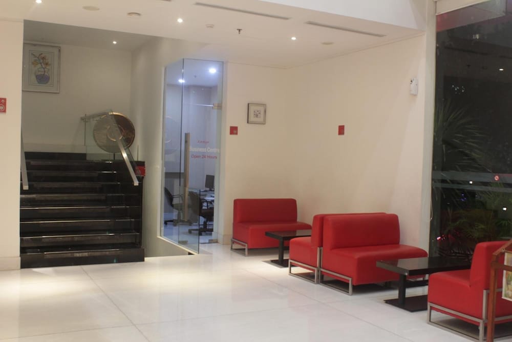 Redstar Hotel 24/39