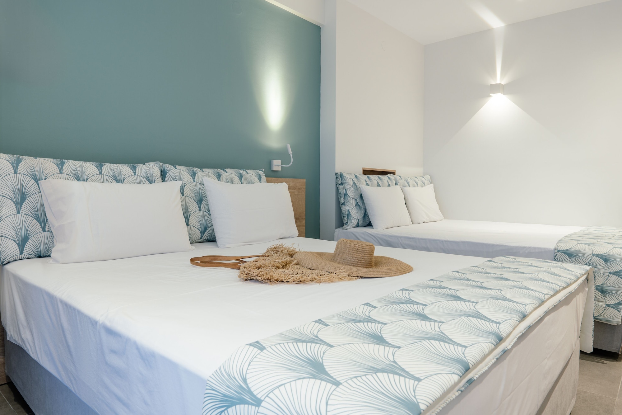 COMFORT, STUDIO, DOUBLE AND TWIN BEDS