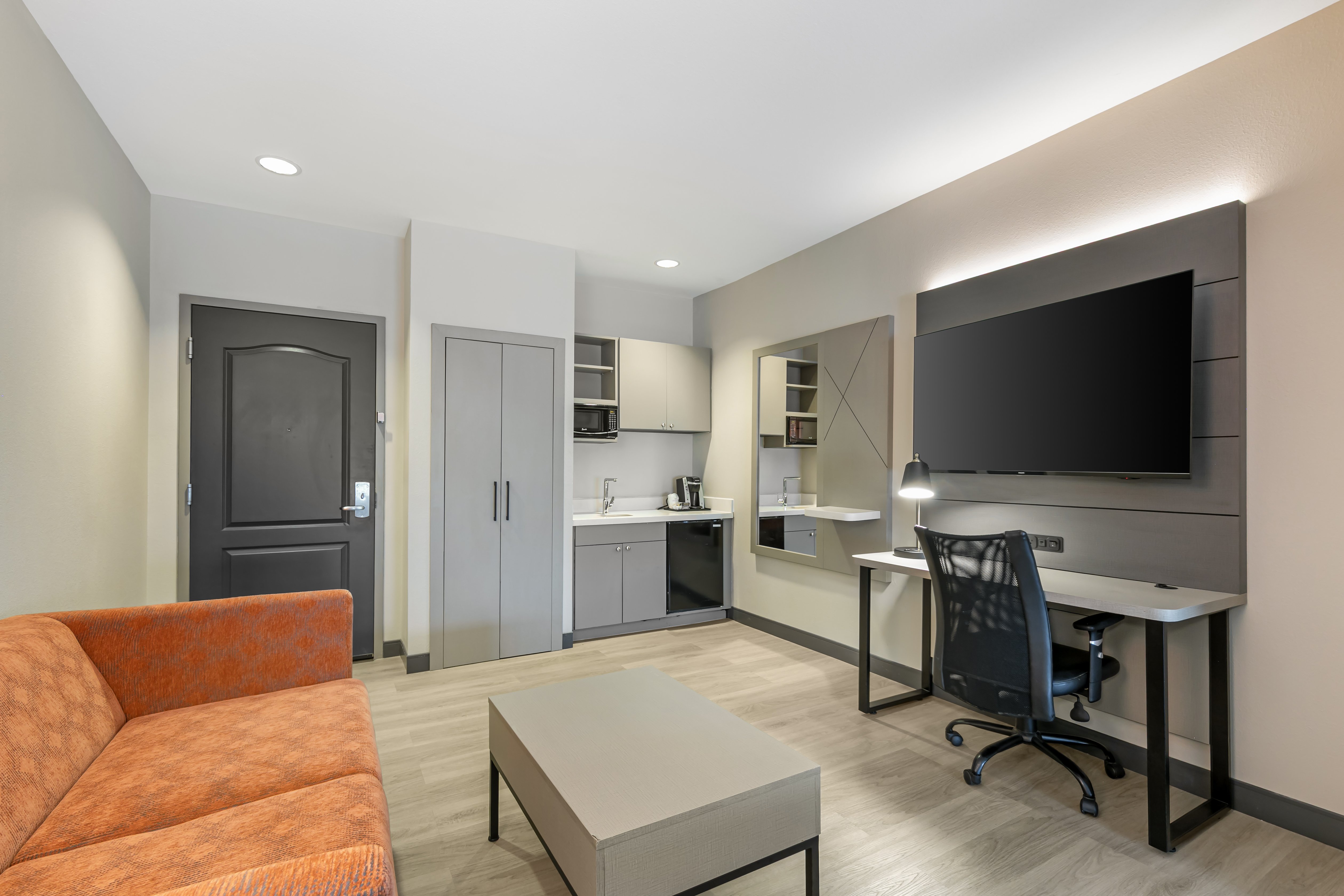 Holiday Inn Express & Suites Clemson - Univ Area 74/82