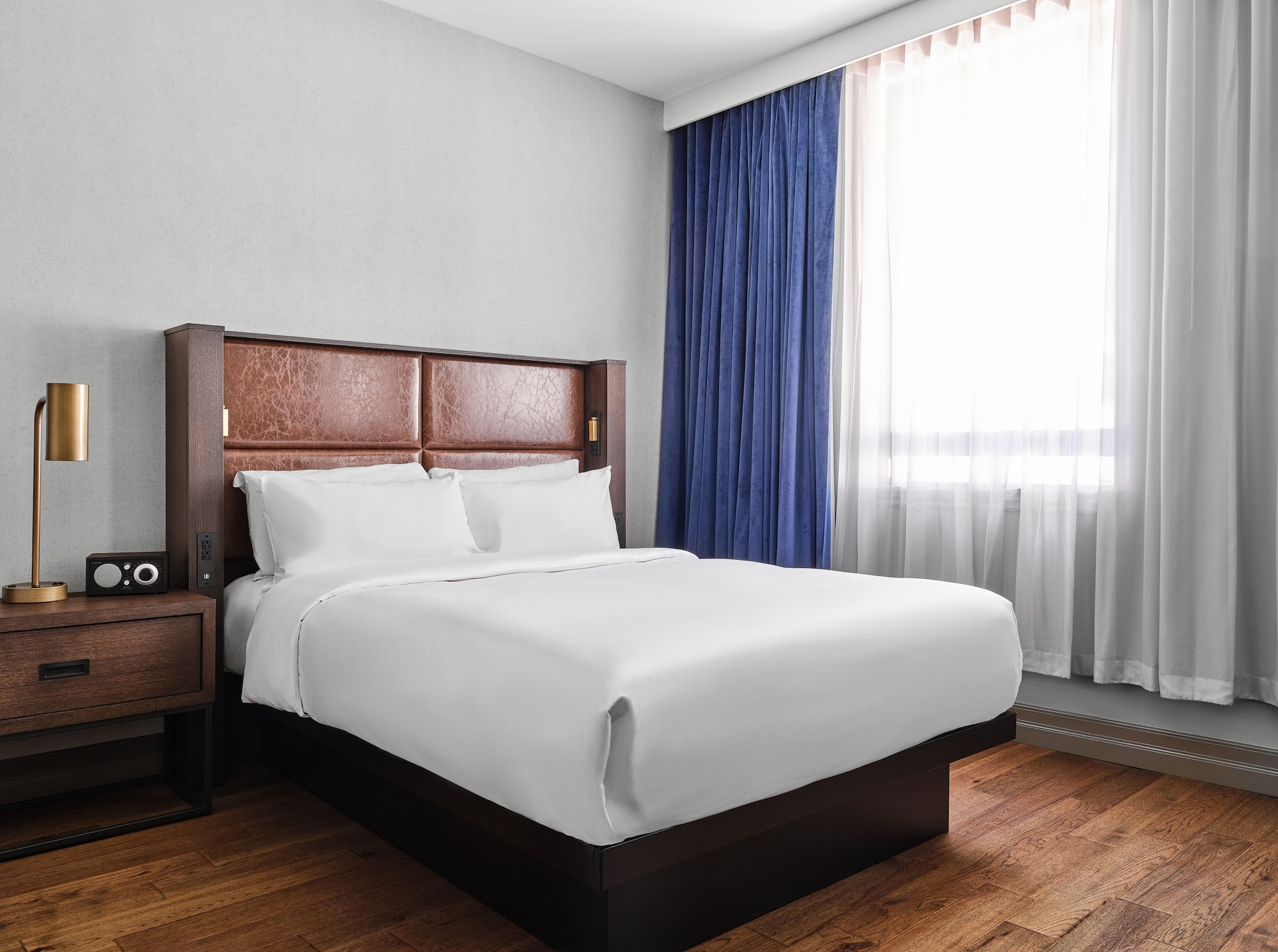CLASSIC, QUEEN BED