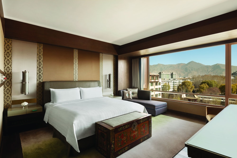 Executive, Suite, King Bed, Potala View