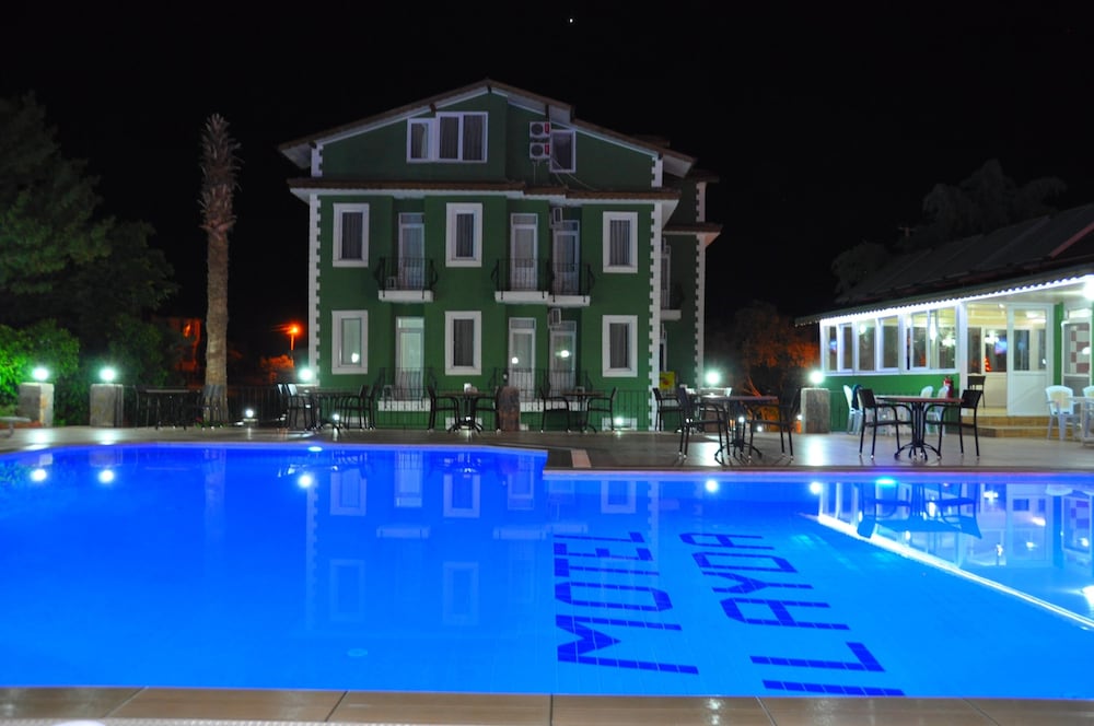 THE GREEN VALLEY HOTEL 10/65