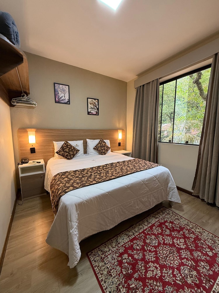 SUPERIOR, DOUBLE OR TWIN BED