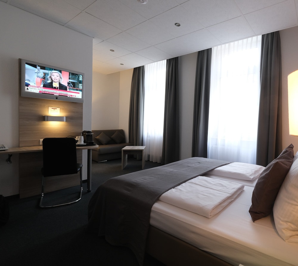 TOP Hotel Hohenstaufen 11/57