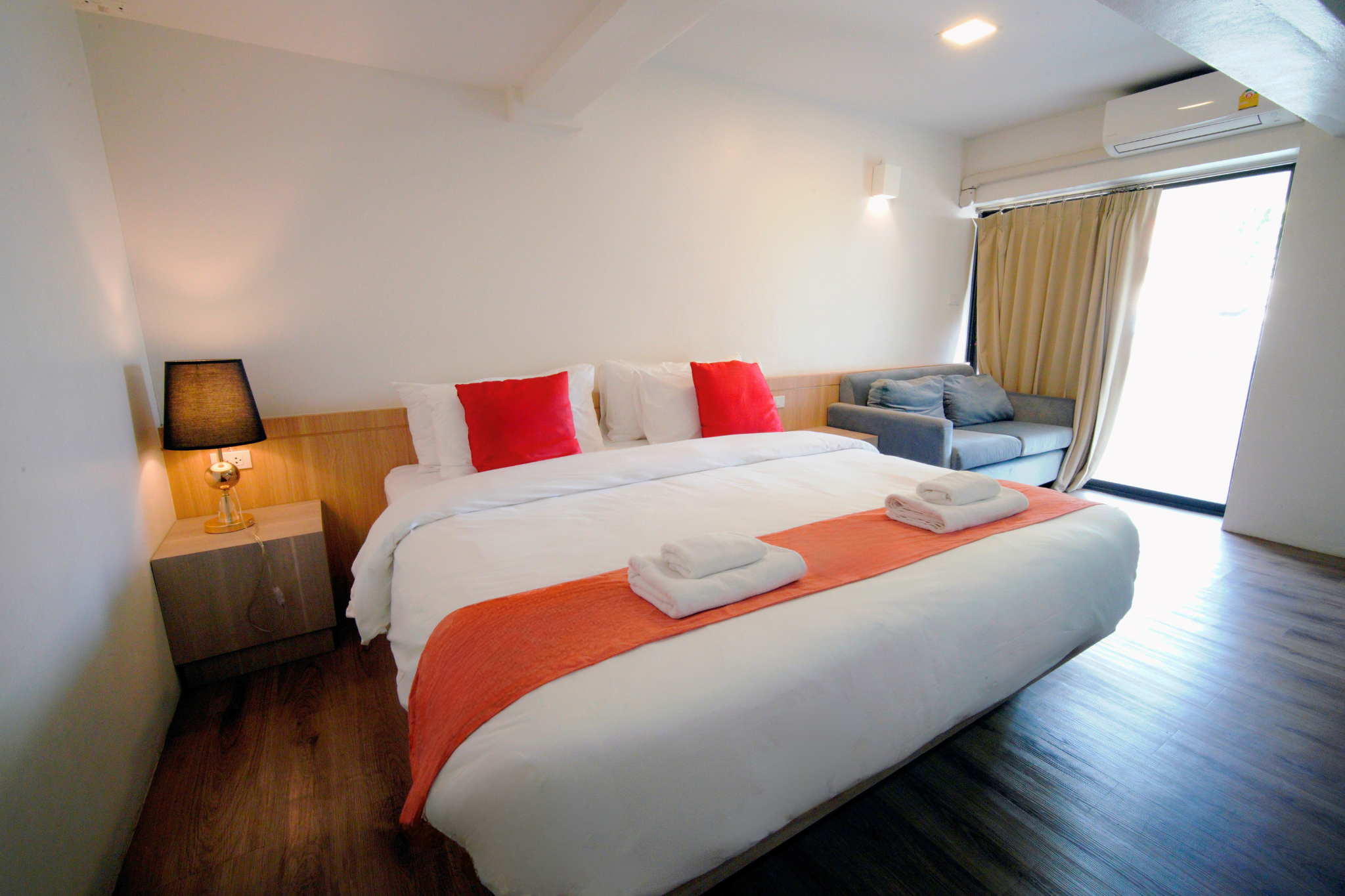 Grand, Double Bed