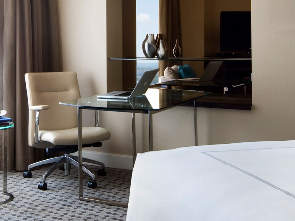 Four Seasons Hotel Sydney 41/43
