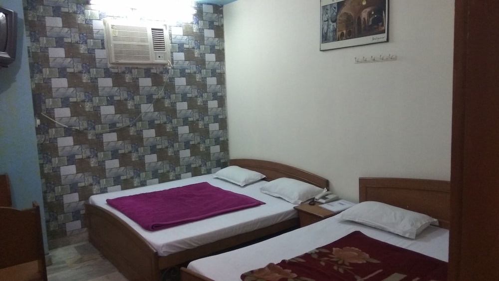 Hotel Ganga Kripa 9/37