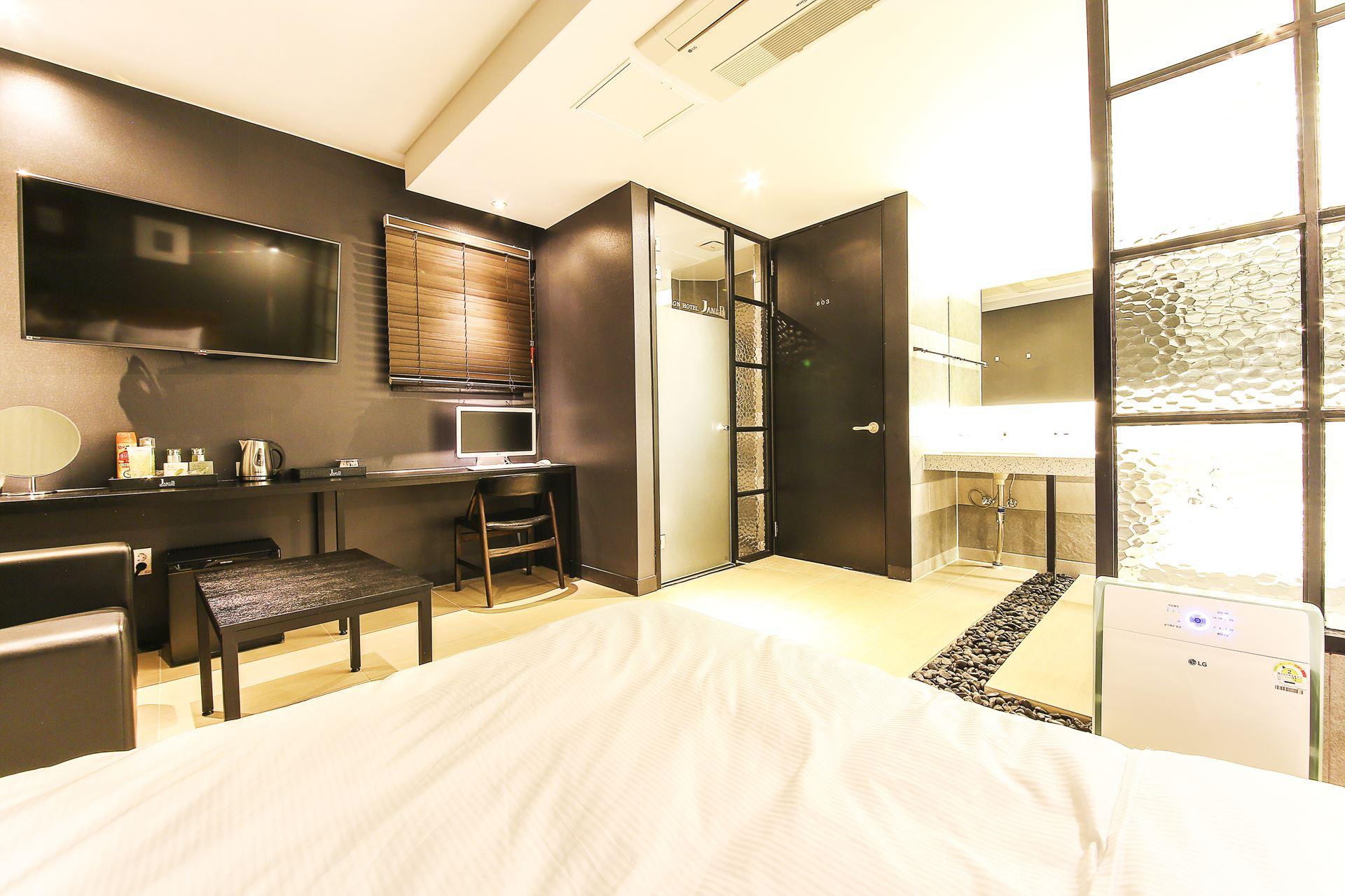 Jani B Hotel 48/56