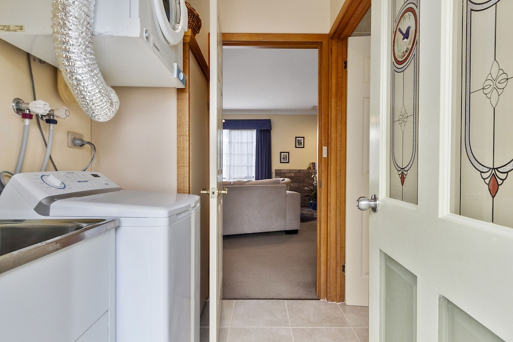 2 Bedrooms, Swan, Family, Cottage 6/6