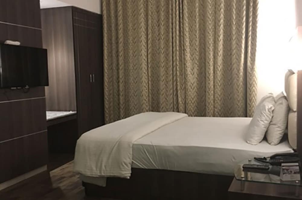 SHIVA OASIS RESORT 16/32