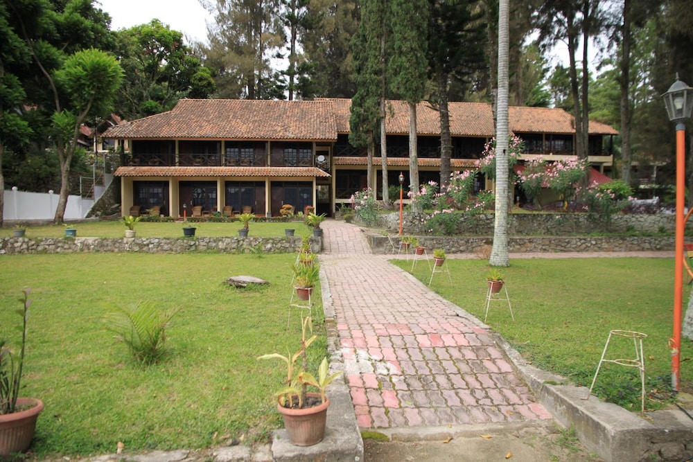 Pandu Lakeside Hotel Tuktuk 49/51