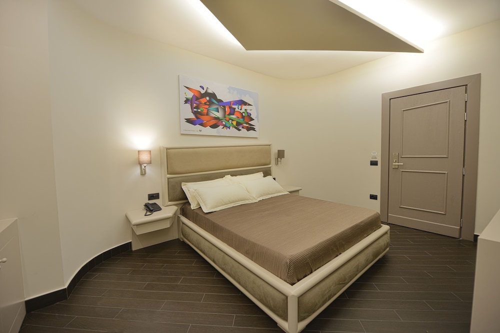 PETIT HOTEL ELITA 26/38