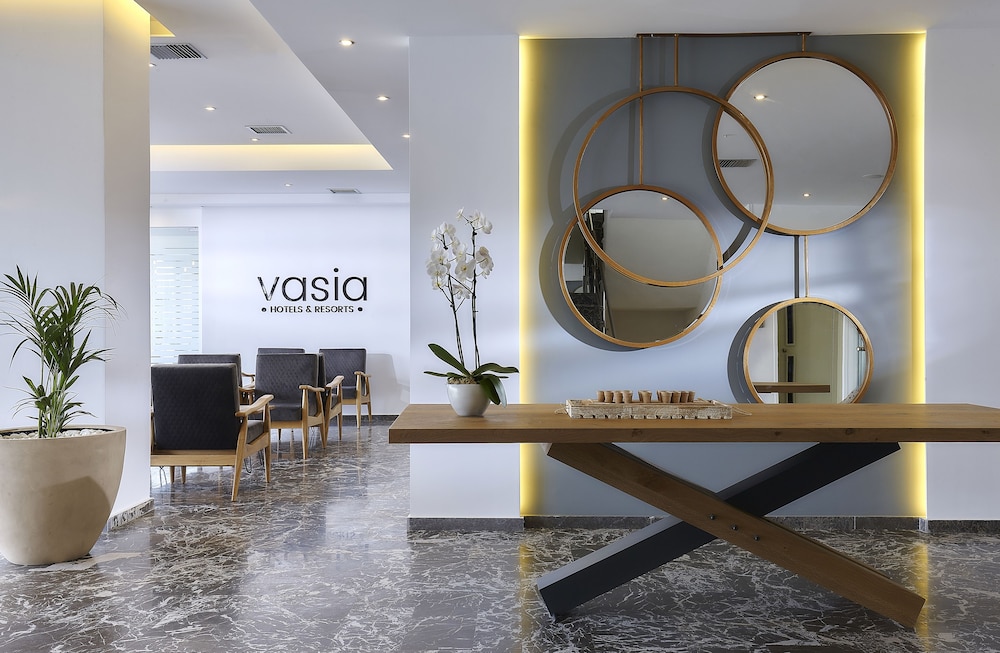 Vasia Royal Hotel 9/27