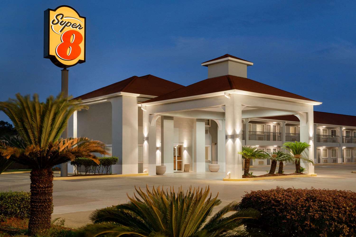 Super 8 By Wyndham Lake Charles Northeast 3/22