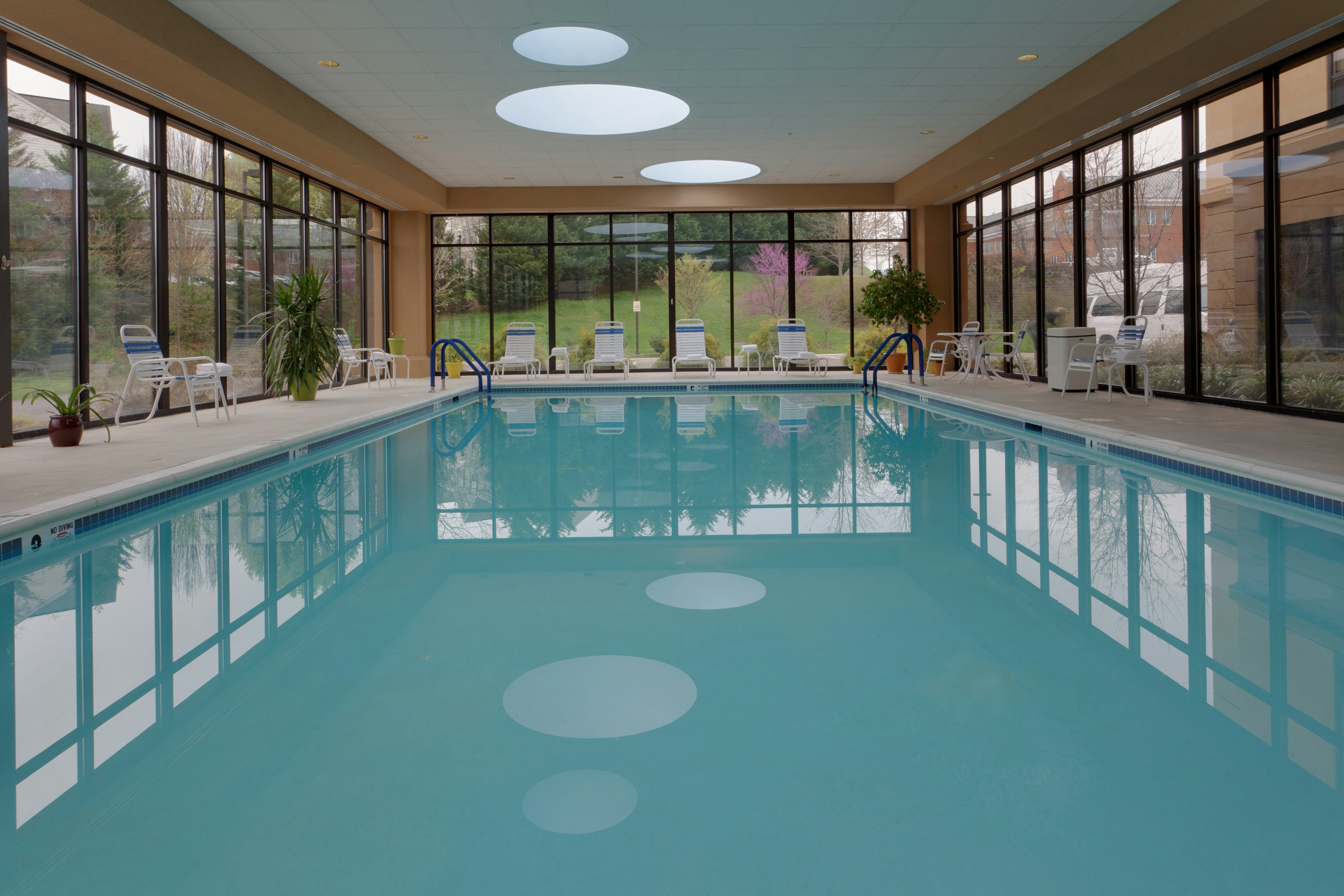 Hampton Inn Warrenton 33/52