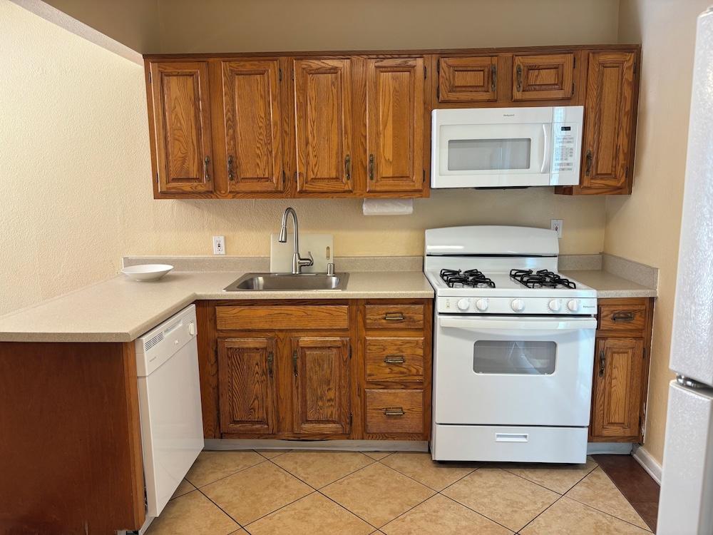 The Villas of Palm Springs 8/50