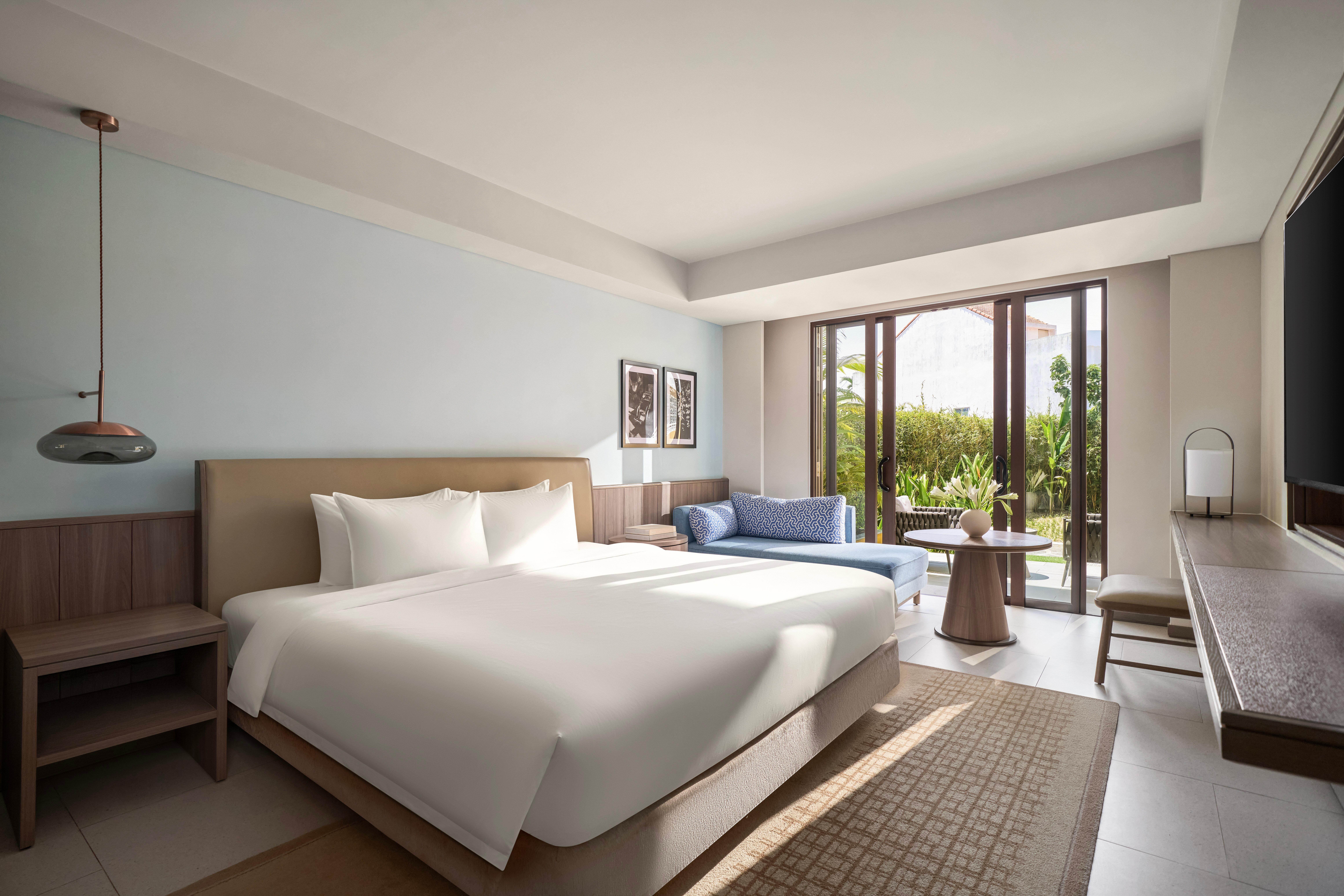 Deluxe, Double or Twin Bed
