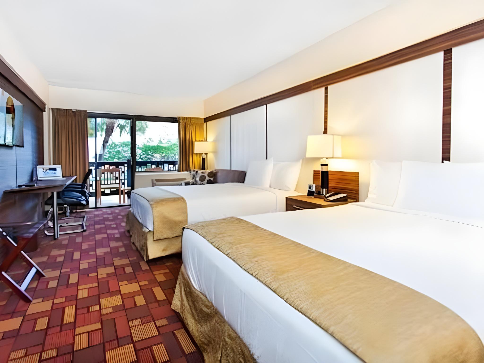 Room, Queen Bed