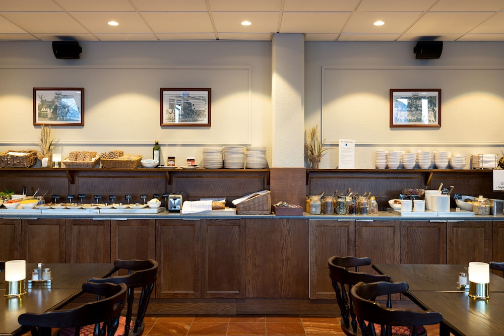 Hotel Bishops Arms Mora 23/44