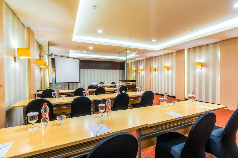Swiss-Belinn Malang 60/74