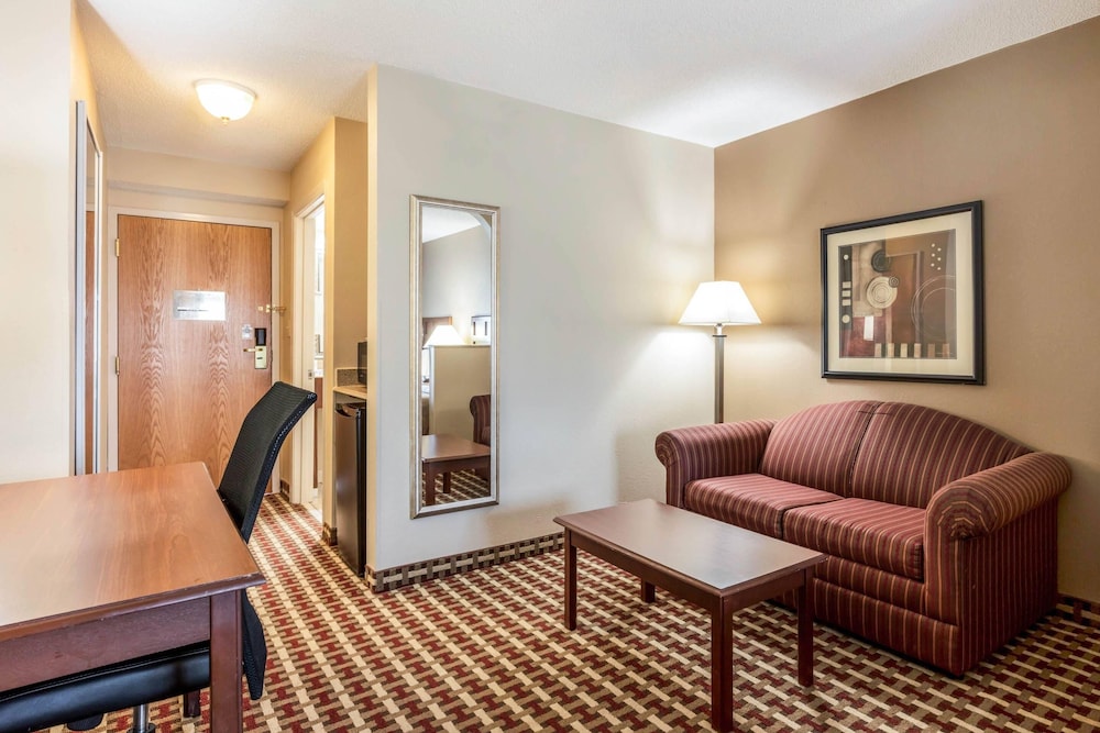 Quality Suites Paducah KY 40/57